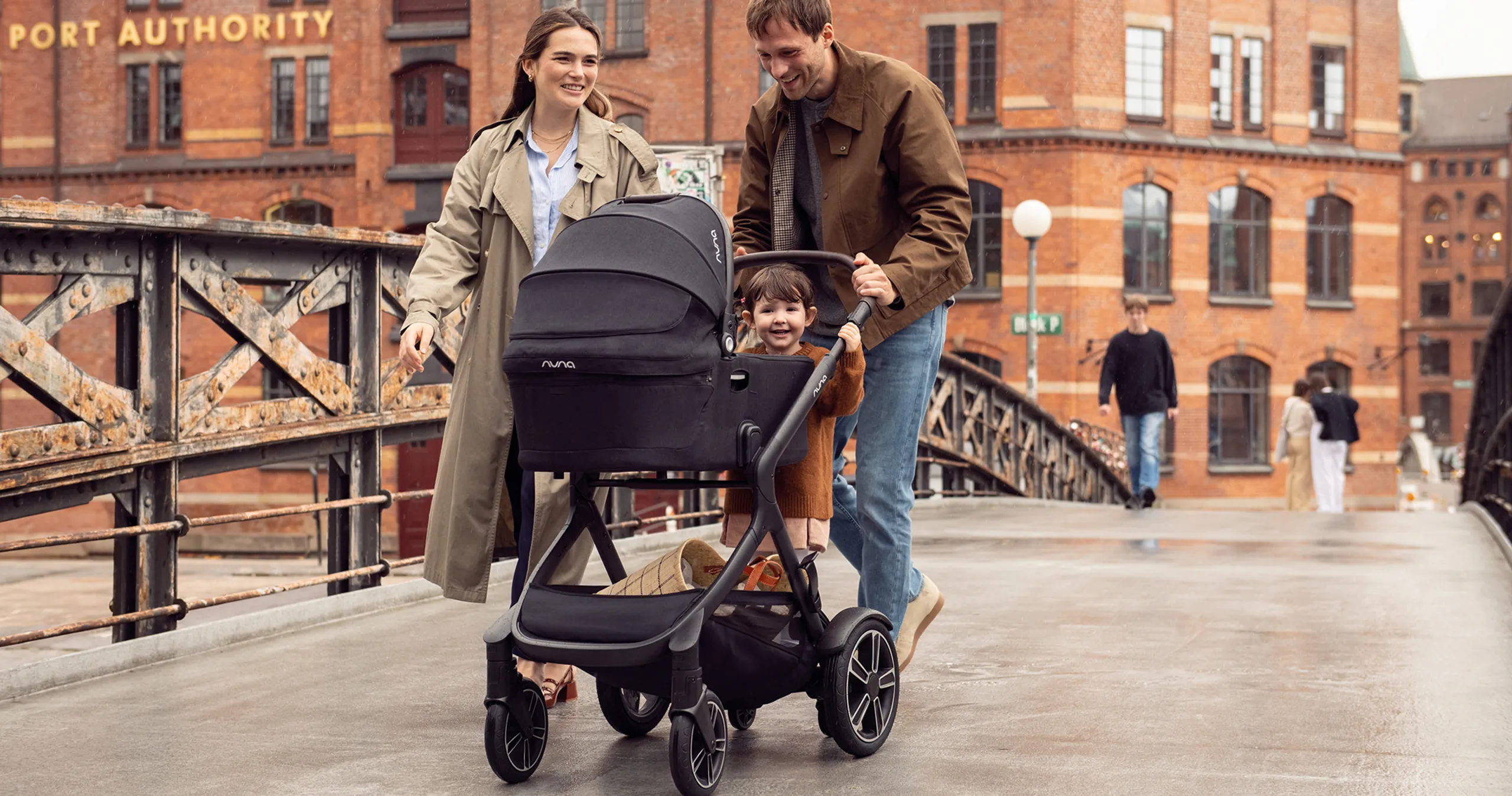 Newborn Strollers & Bassinets